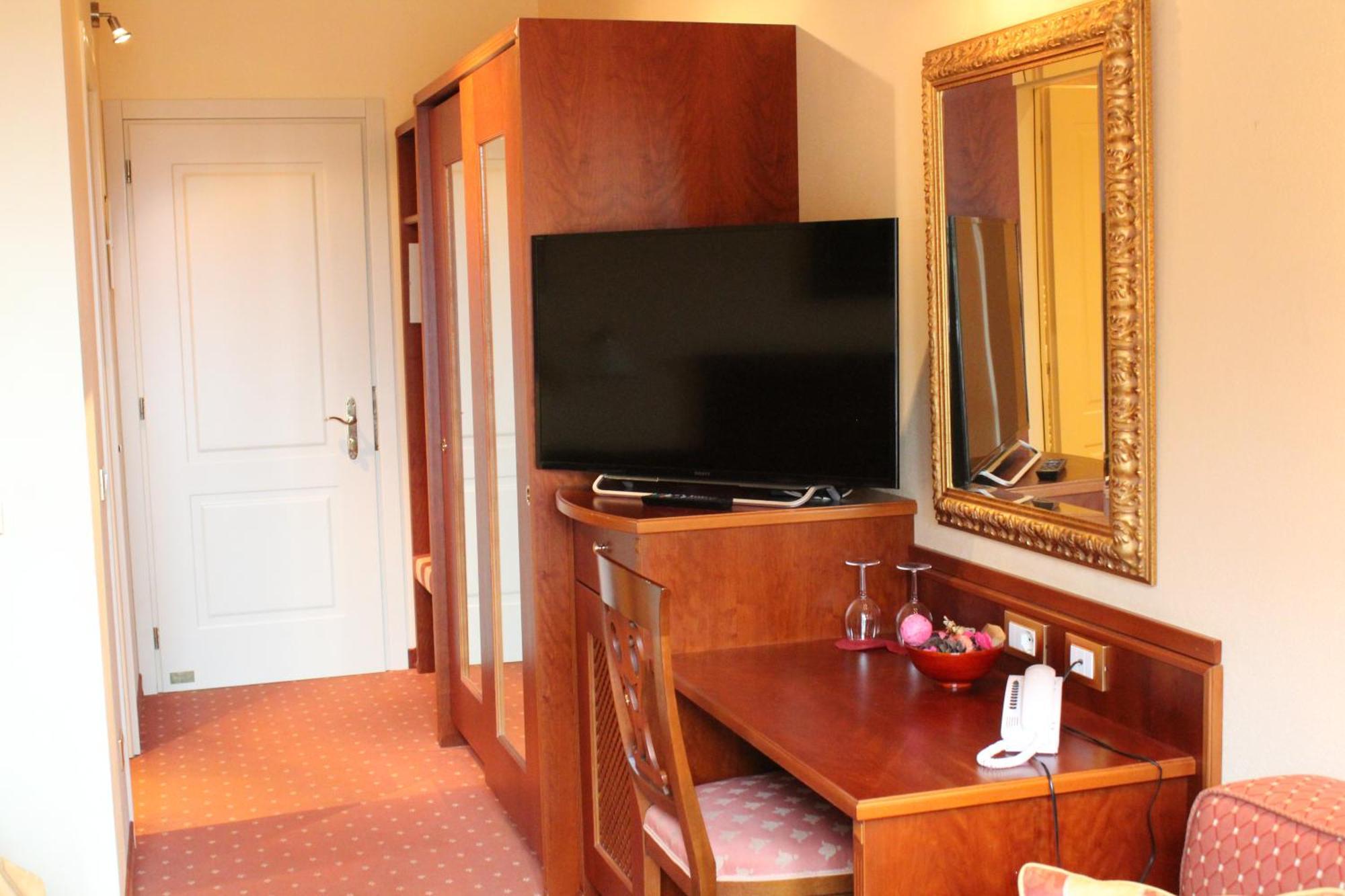 Hotel La Dolce Vita Кавайон Веронезе Екстериор снимка