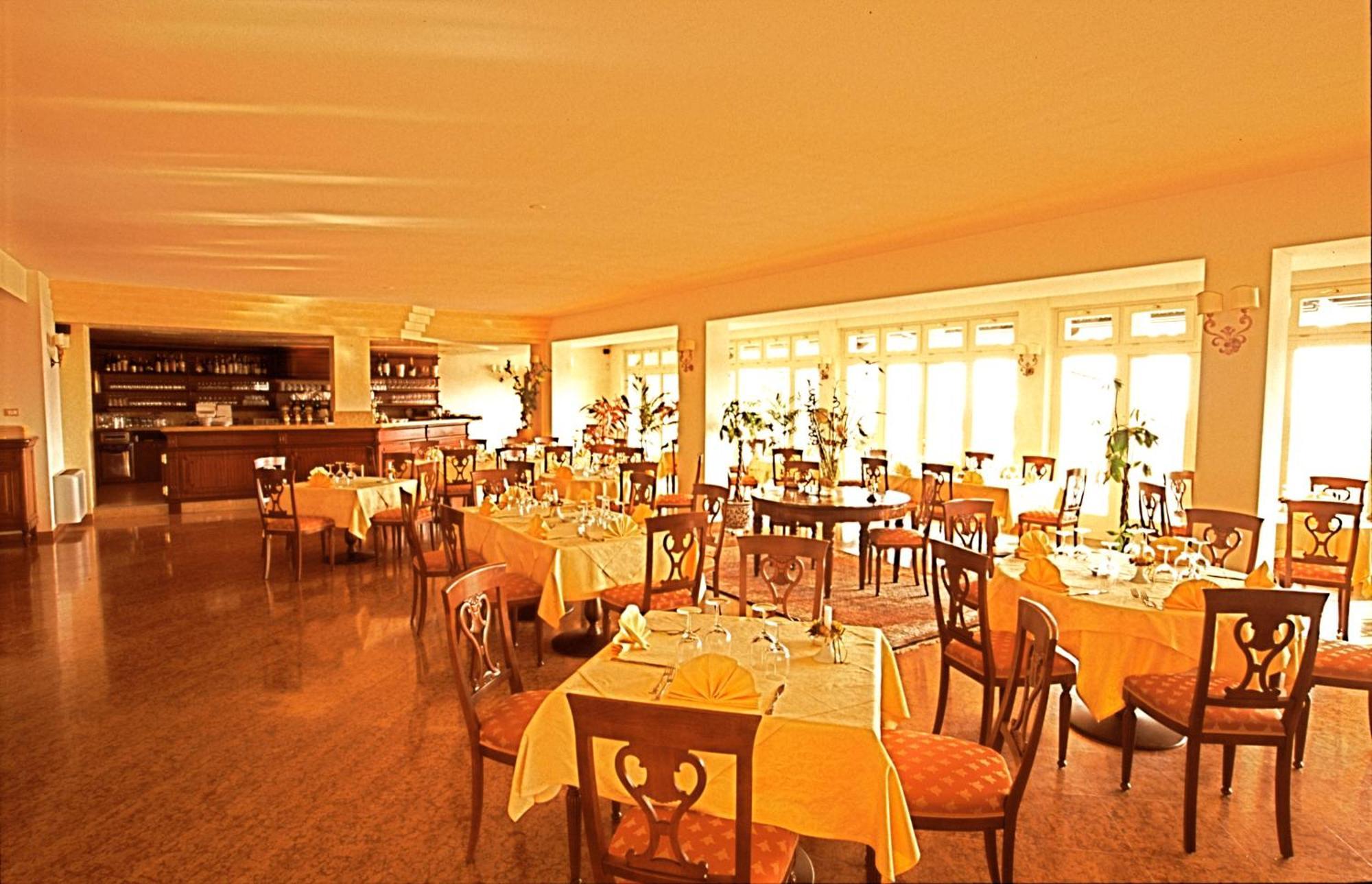Hotel La Dolce Vita Кавайон Веронезе Екстериор снимка