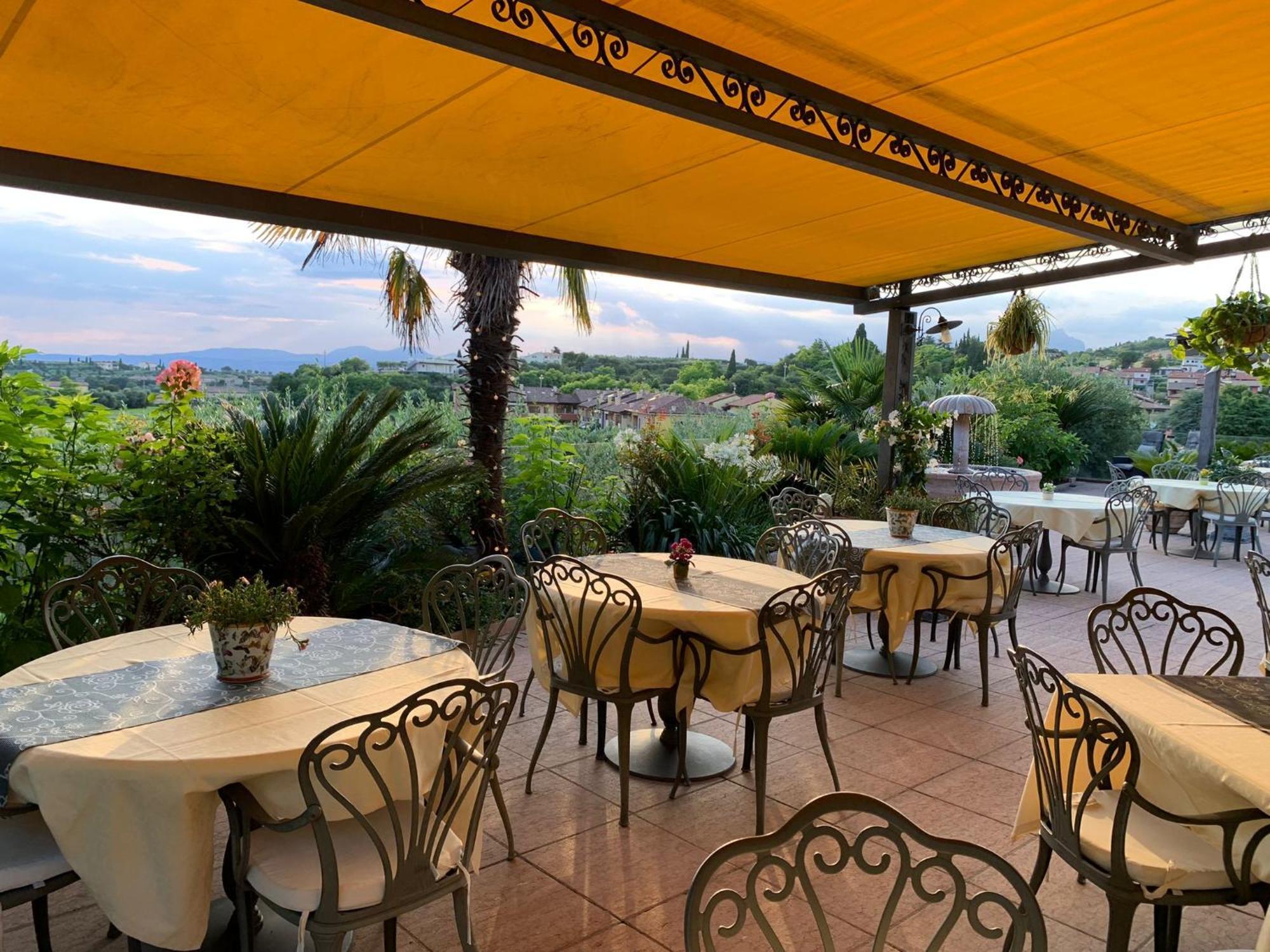 Hotel La Dolce Vita Кавайон Веронезе Екстериор снимка