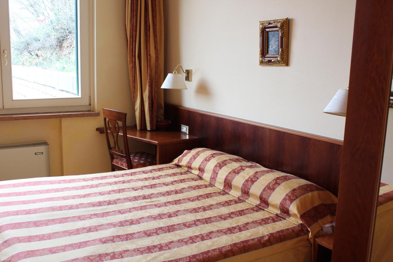 Hotel La Dolce Vita Кавайон Веронезе Екстериор снимка
