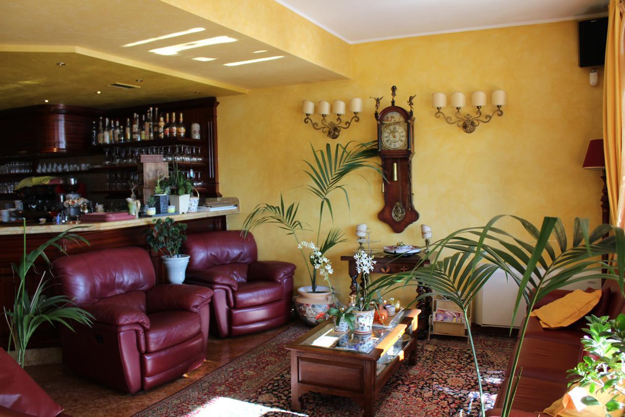 Hotel La Dolce Vita Кавайон Веронезе Екстериор снимка